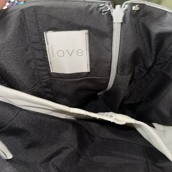 Love size 2 gray semi-formal strapless dress. Stunning! - Picture 6 of 8